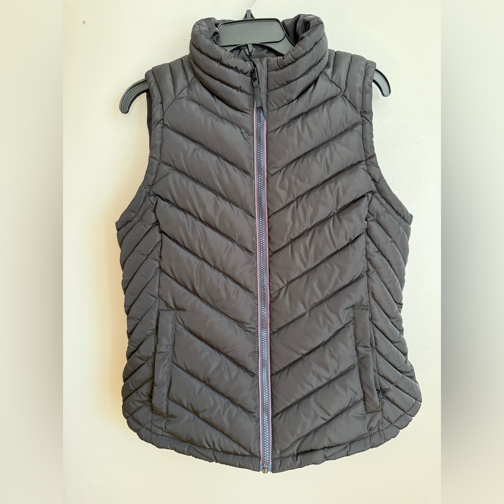 Tommy Hilfiger Women's Charcoal Quilted Vest size M worn once Mint